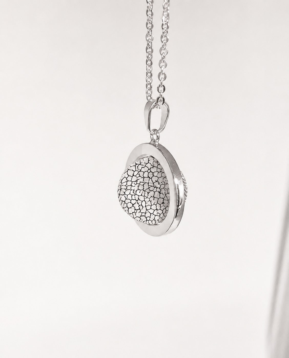 INUBANA NECKLACE - SPIN